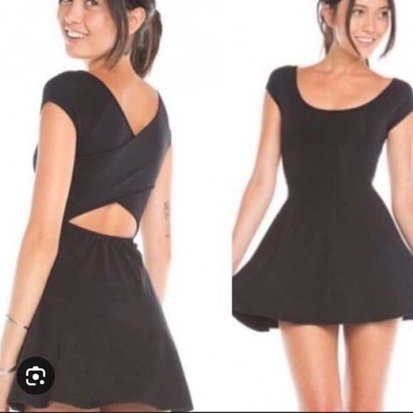 Brandy Melville Bethan Dress - Picture 2 of 5